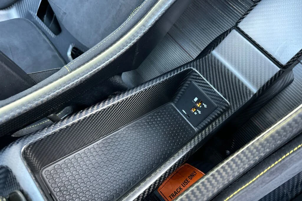 2019 McLaren Senna - Image 25 of 31