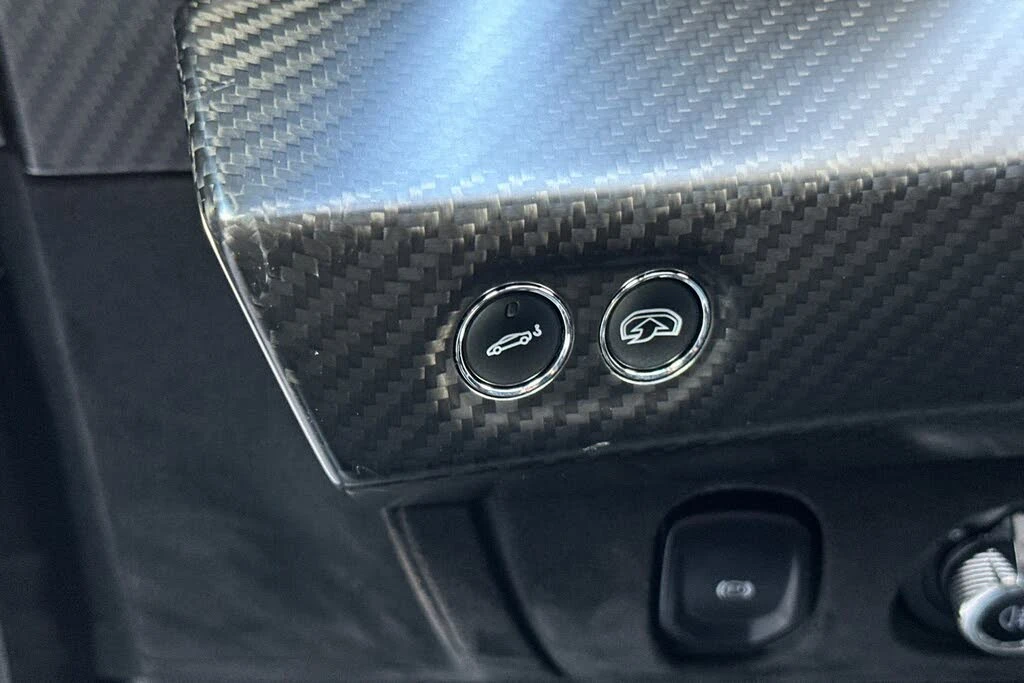 2019 McLaren Senna - Image 13 of 31