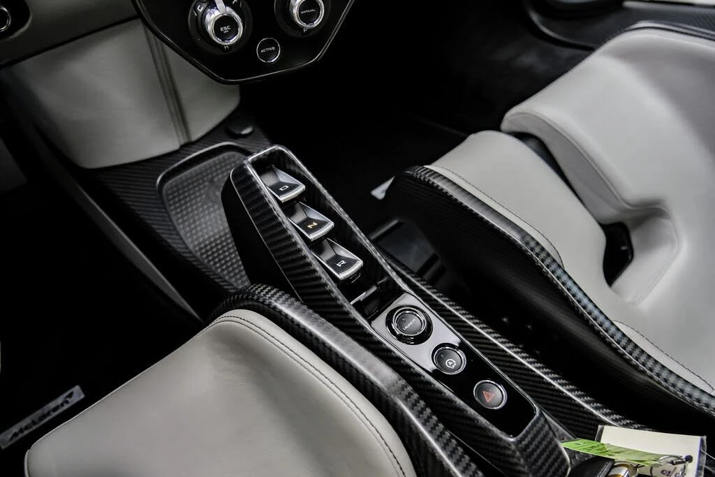 2019 McLaren Senna - Image 27 of 31
