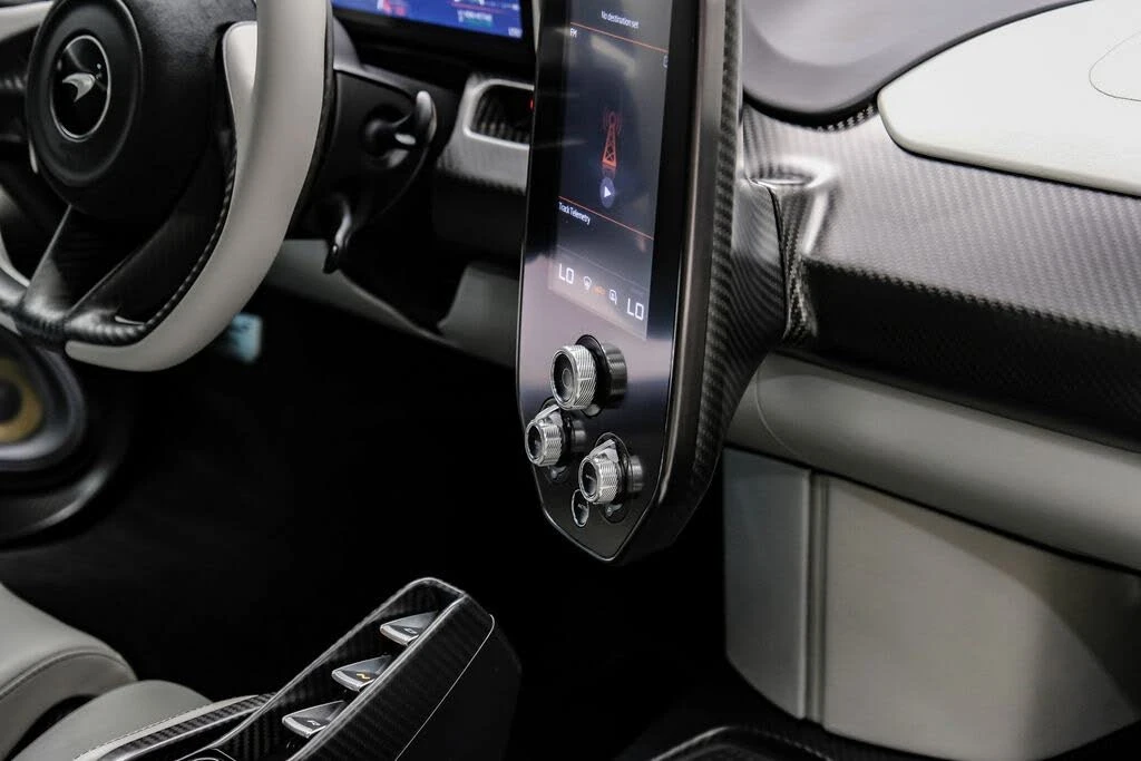 2019 McLaren Senna - Image 30 of 31