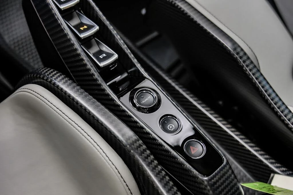 2019 McLaren Senna - Image 28 of 31