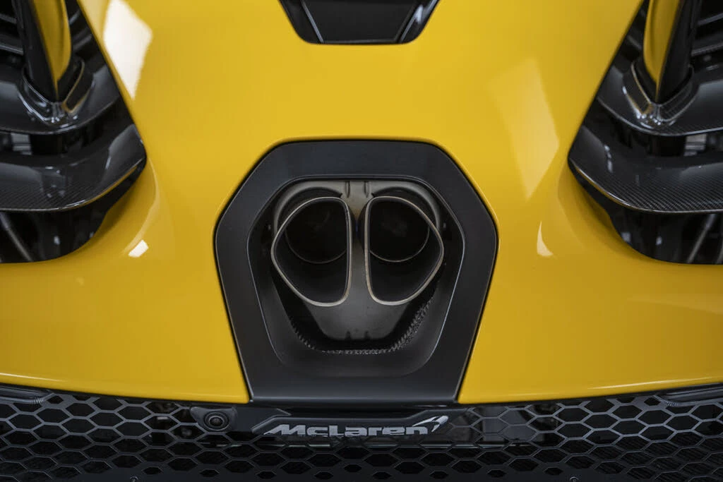 2019 McLaren Senna - Image 24 of 31