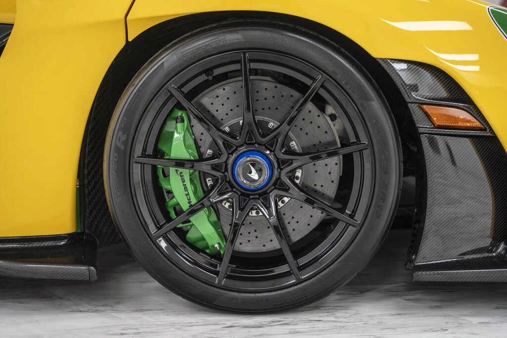 2019 McLaren Senna - Image 27 of 31