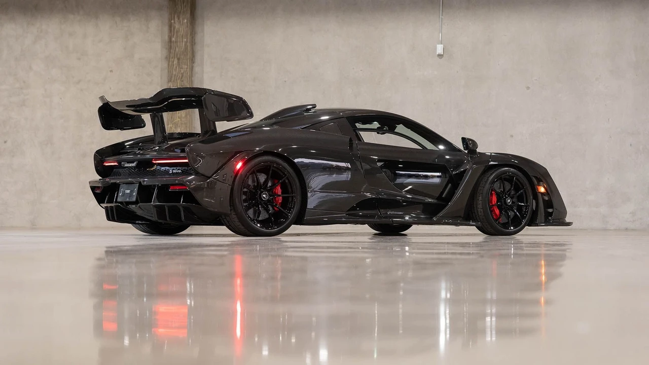 2019 McLaren Senna - Image 21 of 31