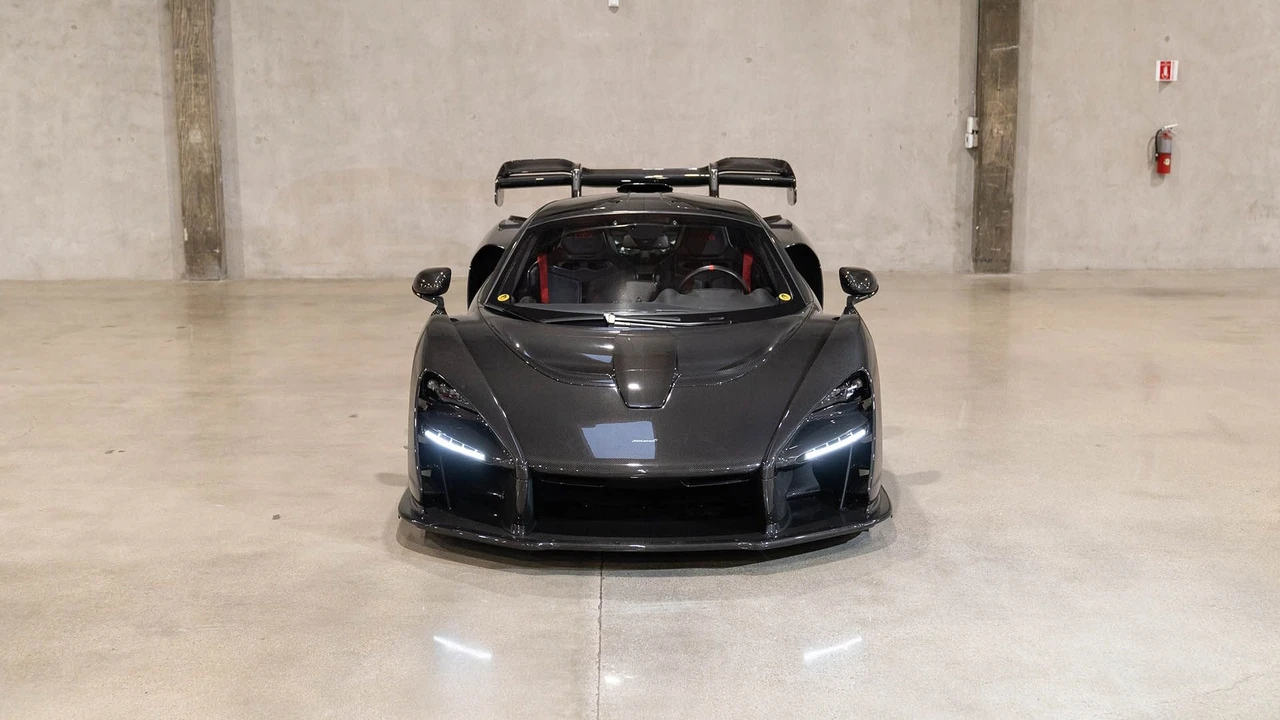 2019 McLaren Senna - Image 11 of 31