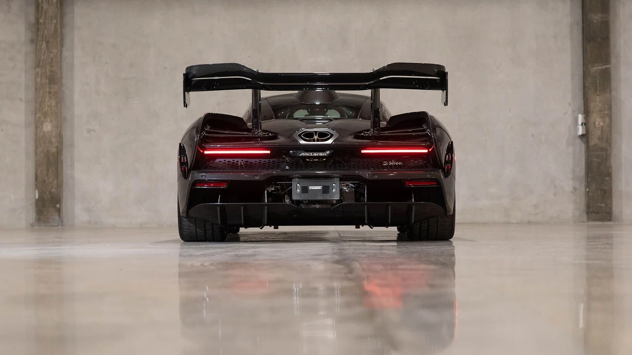2019 McLaren Senna - Image 23 of 31