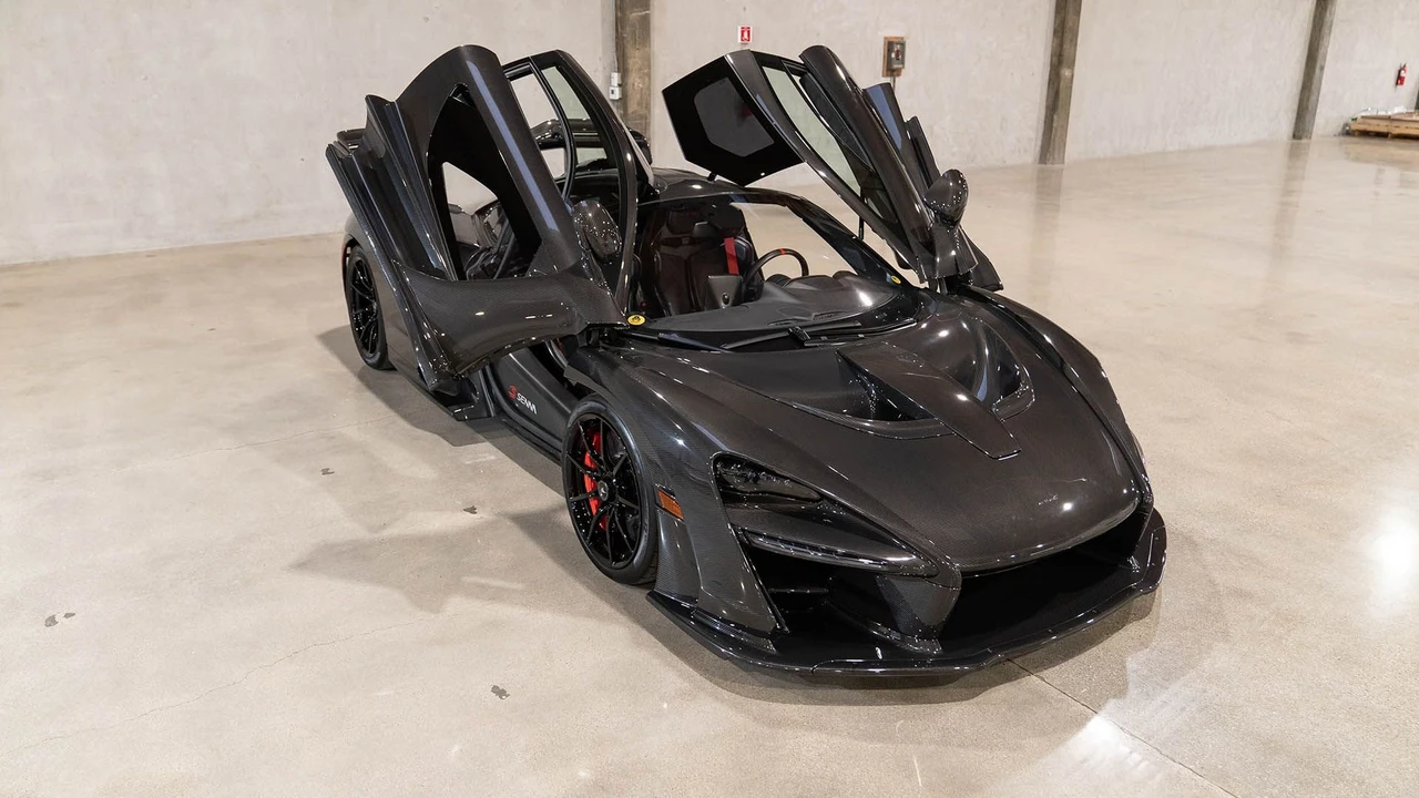 2019 McLaren Senna - Image 17 of 31