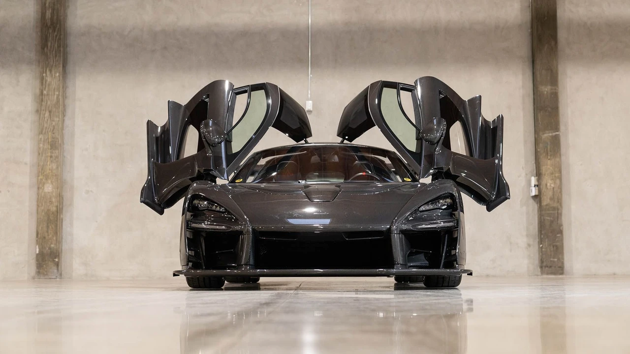 2019 McLaren Senna - Image 10 of 31