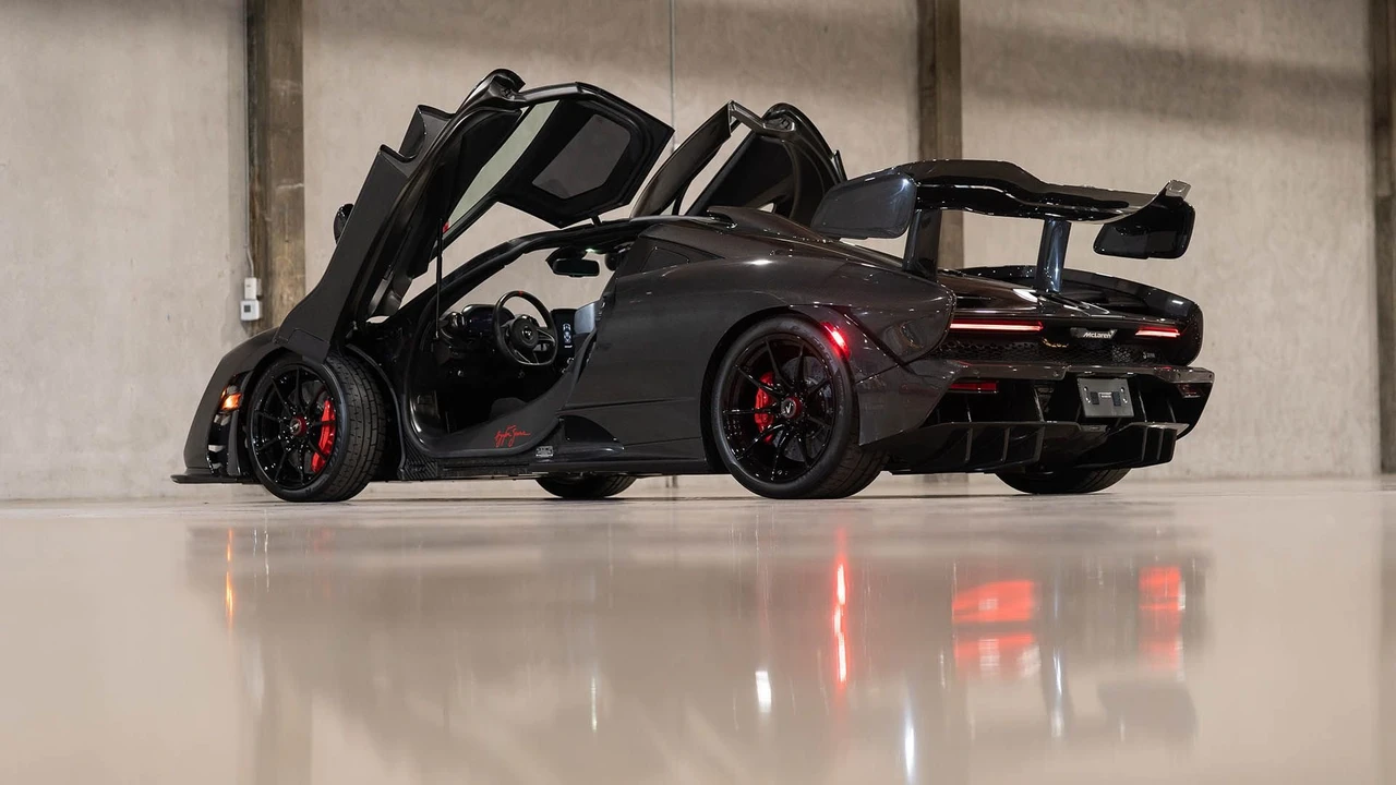 2019 McLaren Senna - Image 28 of 31