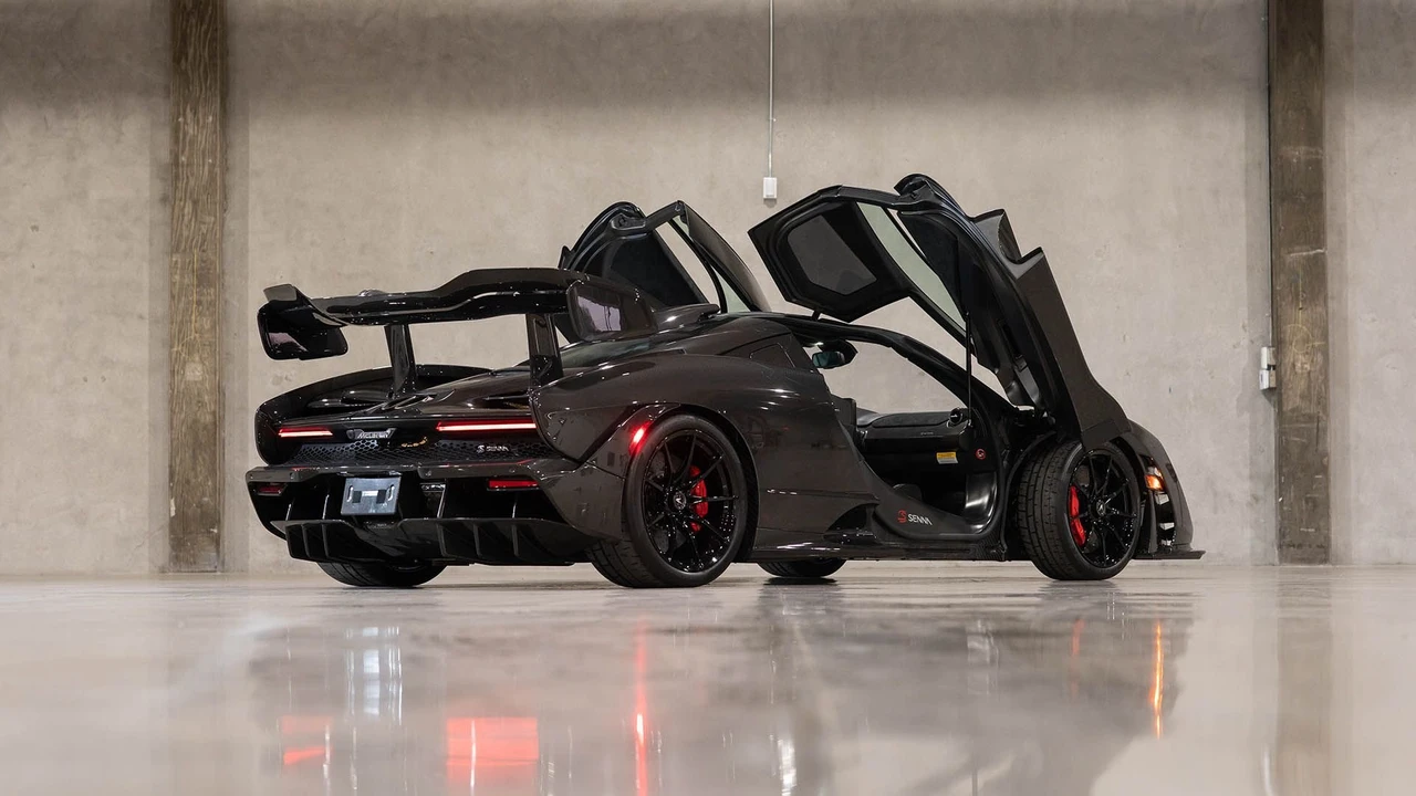 2019 McLaren Senna - Image 24 of 31