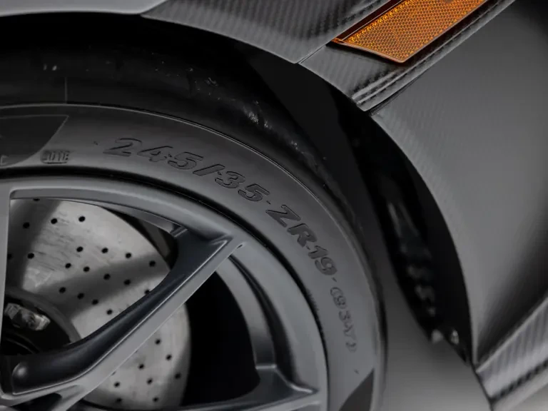 2019 McLaren Senna - Image 24 of 31