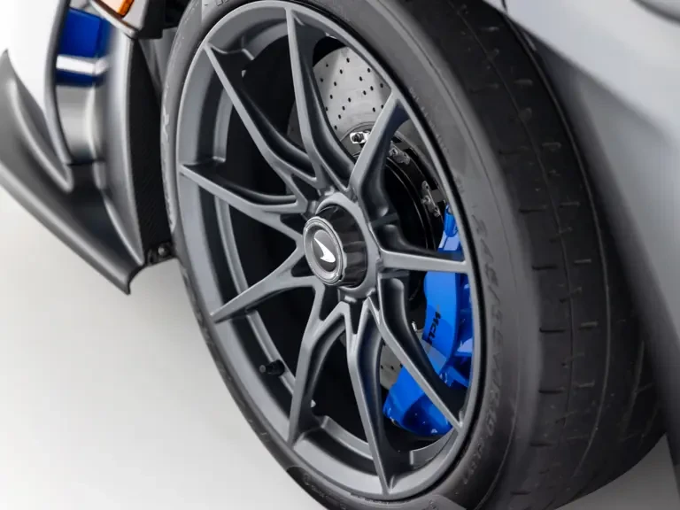 2019 McLaren Senna - Image 31 of 31