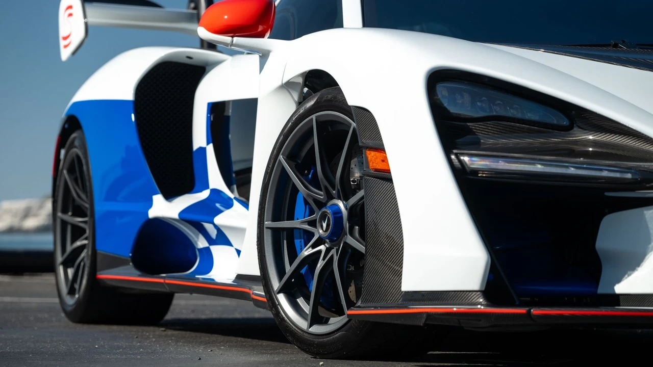 2019 McLaren Senna - Image 24 of 31