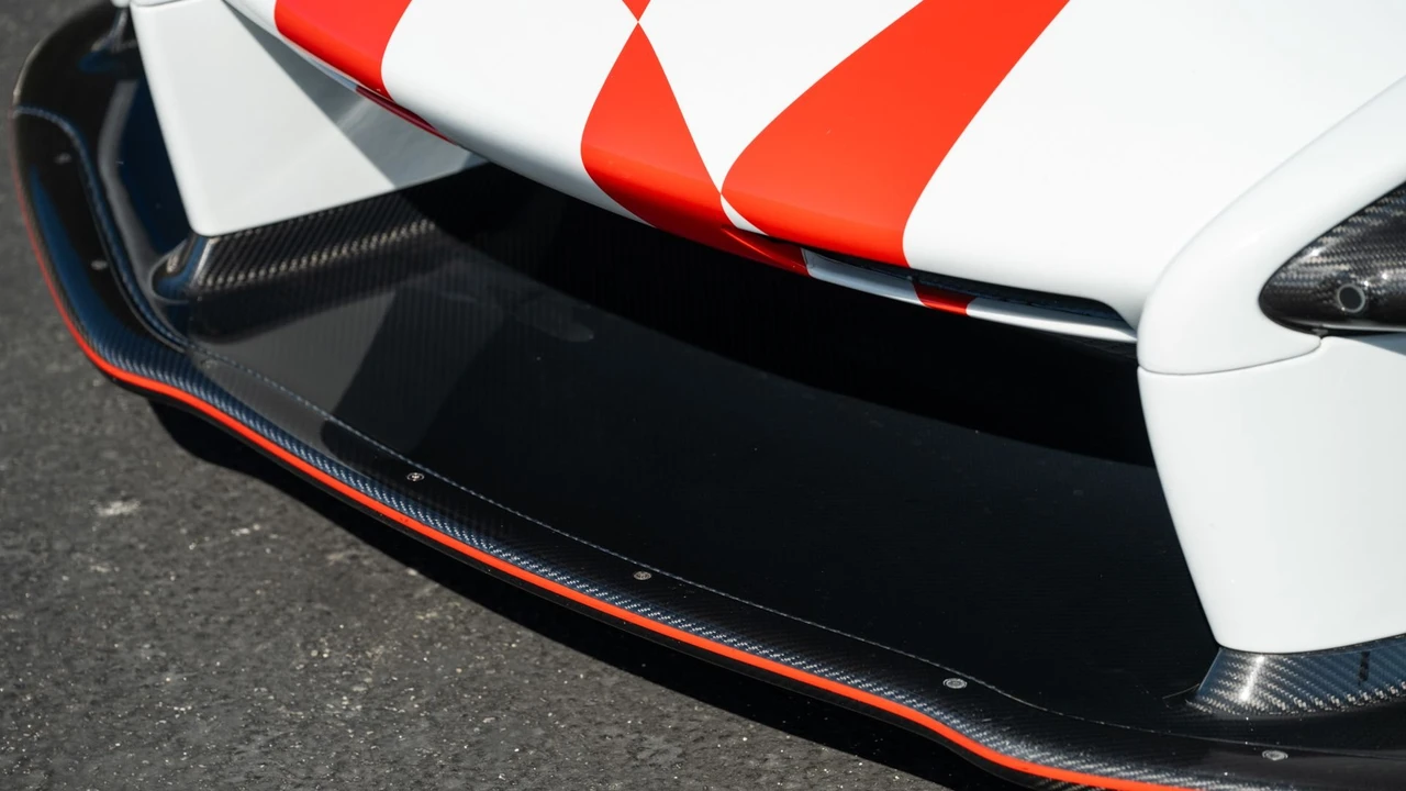 2019 McLaren Senna - Image 21 of 31