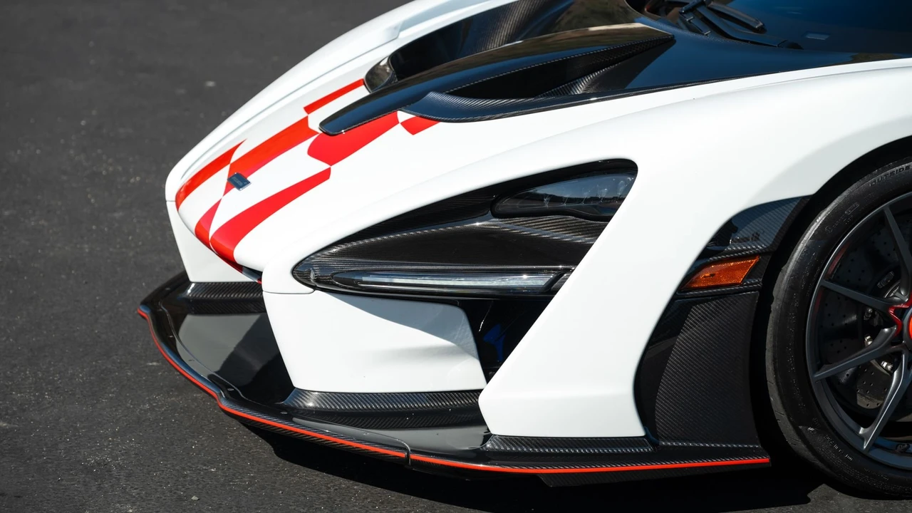 2019 McLaren Senna - Image 17 of 31