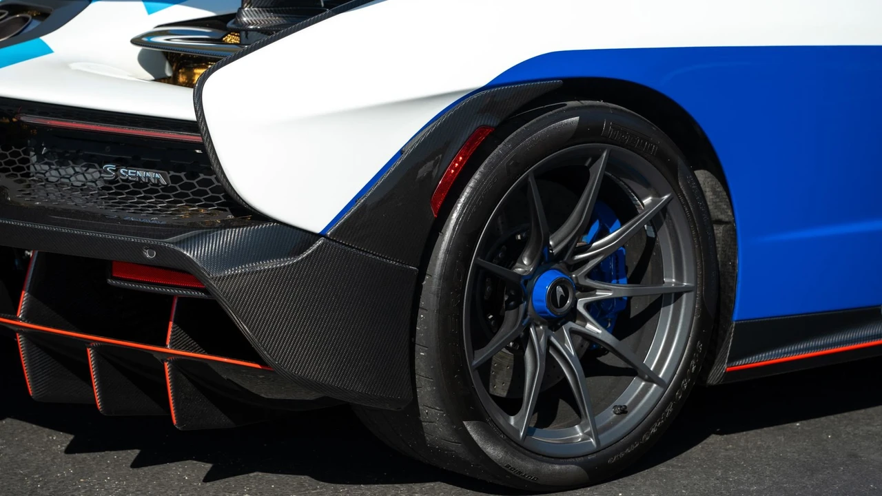 2019 McLaren Senna - Image 27 of 31