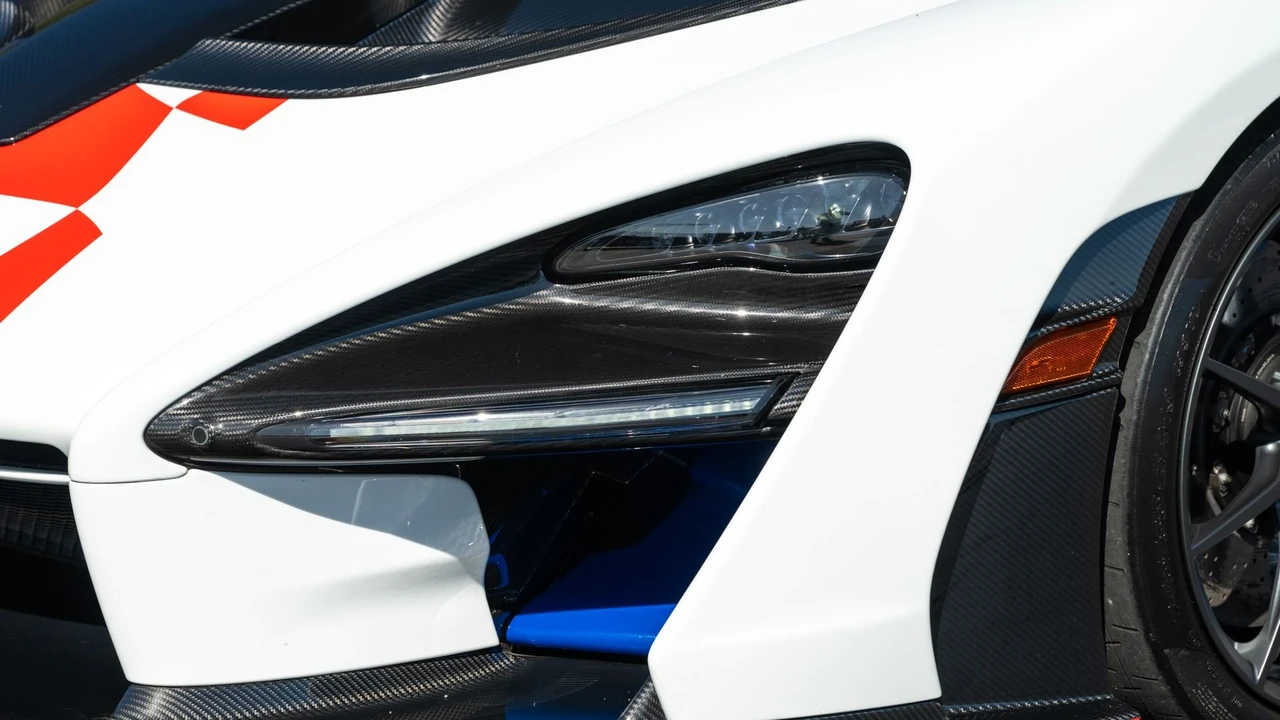 2019 McLaren Senna - Image 18 of 31