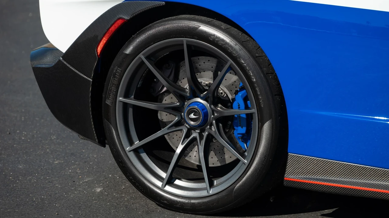 2019 McLaren Senna - Image 30 of 31