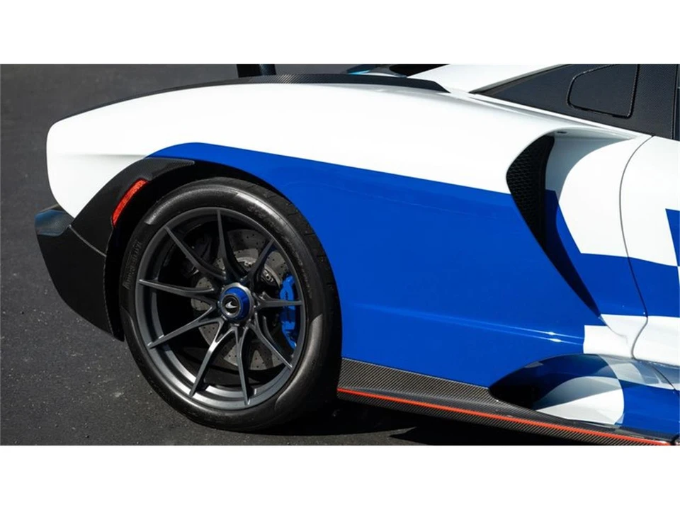 2019 McLaren Senna - Image 29 of 31