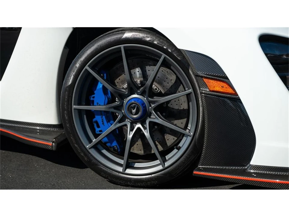 2019 McLaren Senna - Image 26 of 31