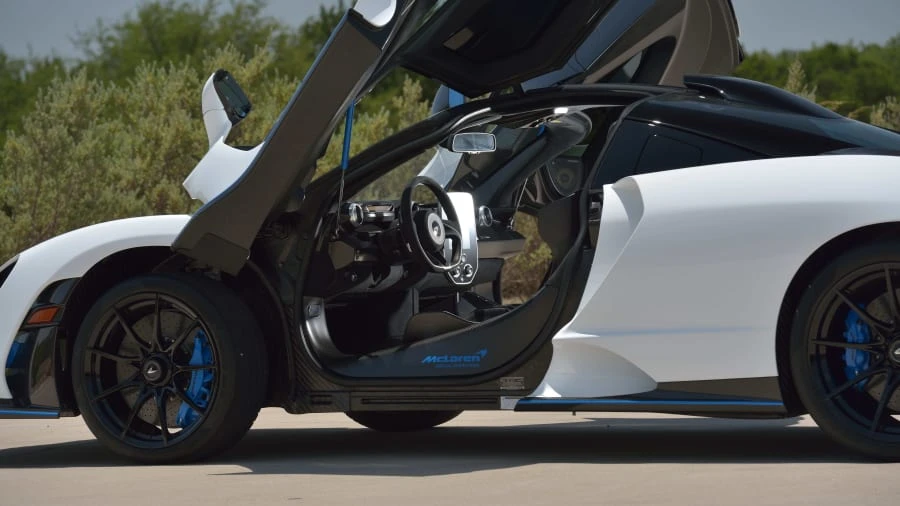 2019 McLaren Senna - Image 16 of 23
