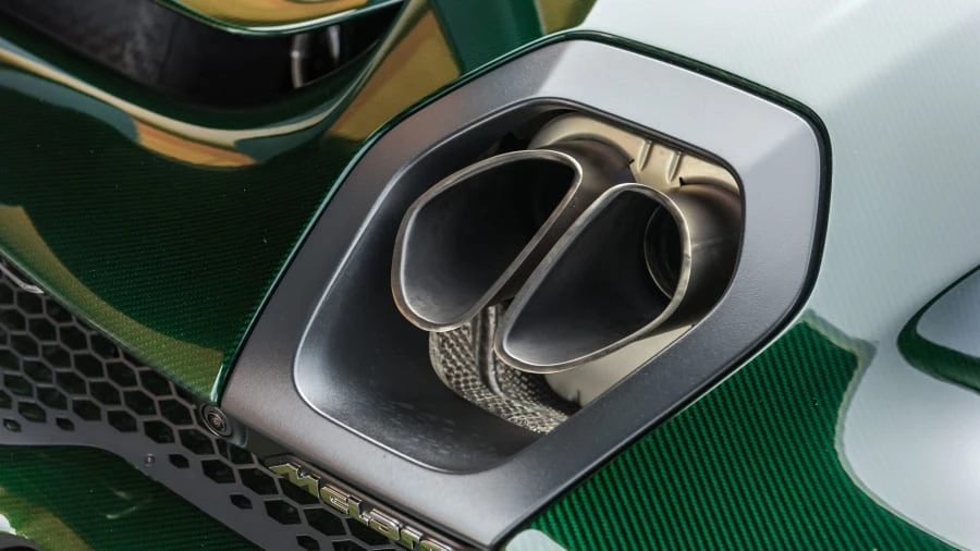2019 McLaren Senna - Image 17 of 20