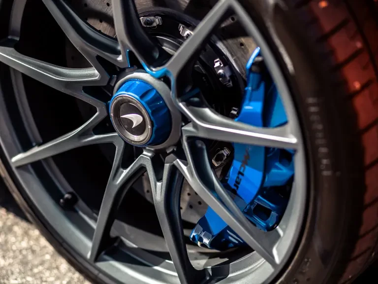 2019 McLaren Senna - Image 28 of 31