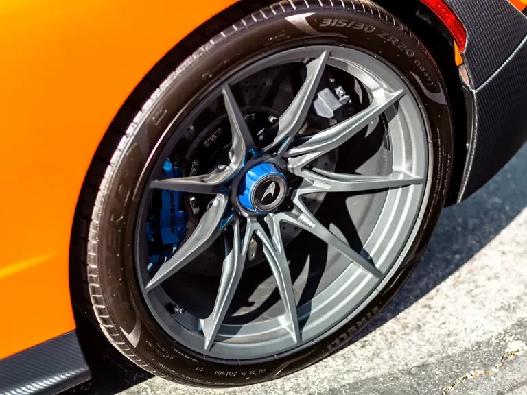 2019 McLaren Senna - Image 20 of 31