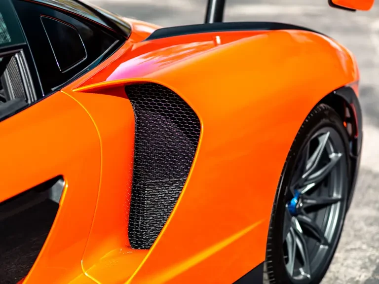 2019 McLaren Senna - Image 16 of 31