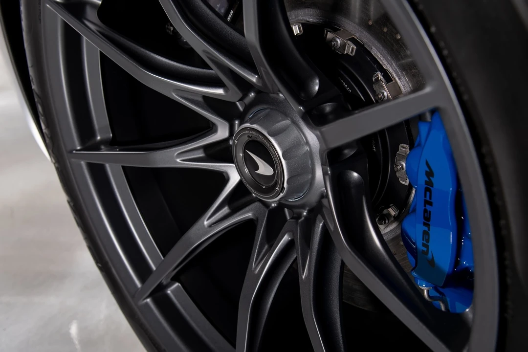 2019 McLaren Senna - Image 13 of 31