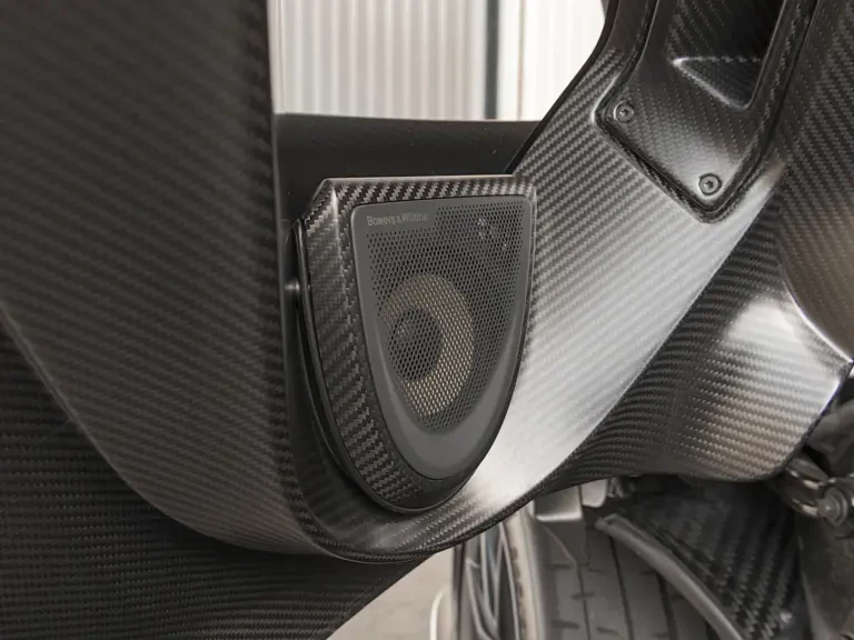 2019 McLaren Senna - Image 21 of 31