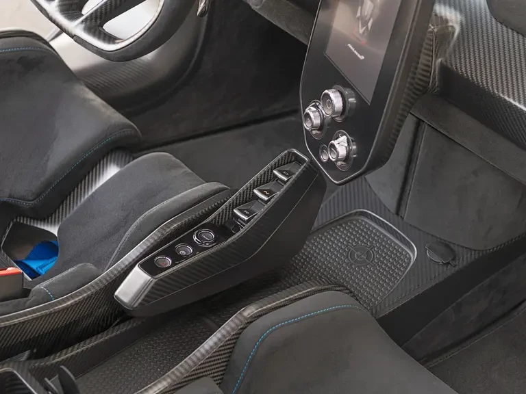 2019 McLaren Senna - Image 15 of 31