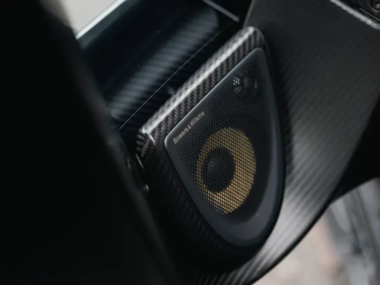 2019 McLaren Senna - Image 21 of 31