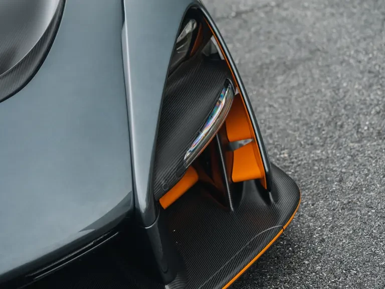 2019 McLaren Senna - Image 28 of 31