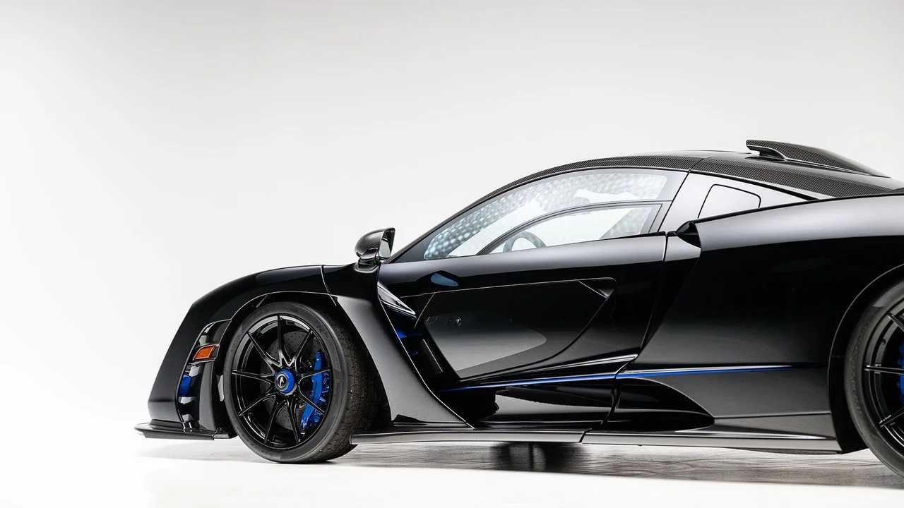 2019 McLaren Senna - Image 29 of 31