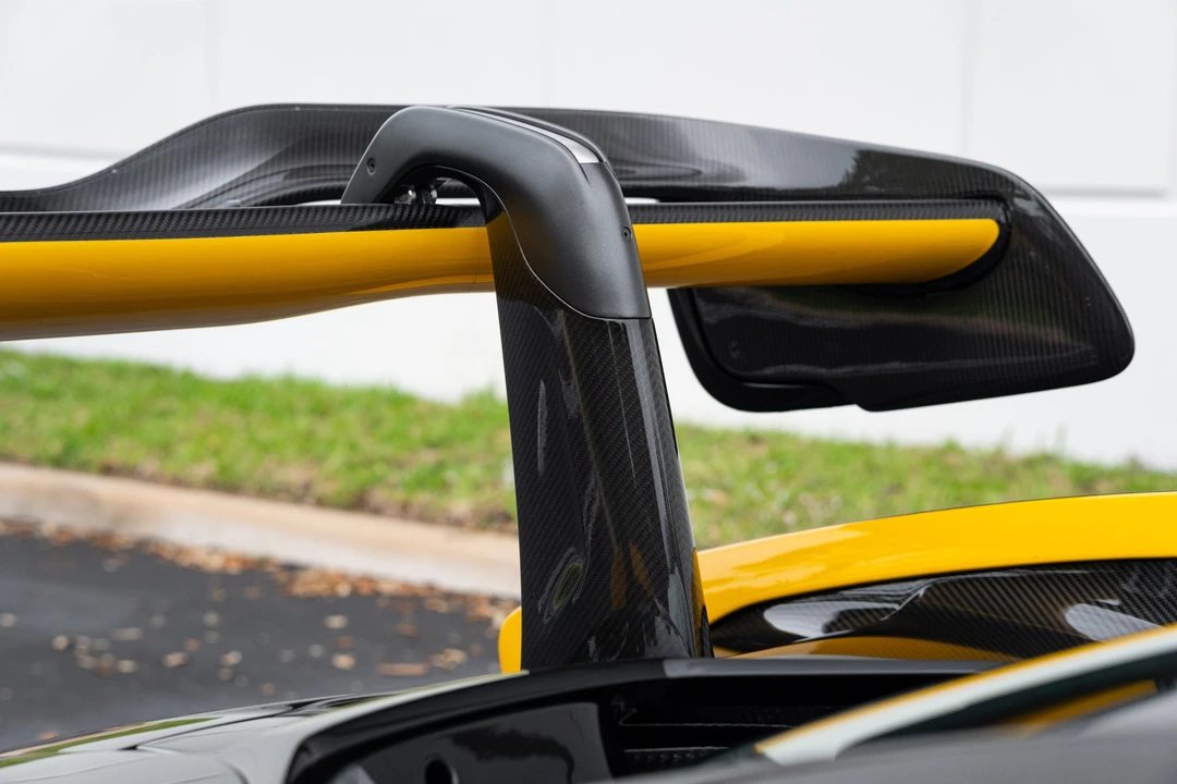 2019 McLaren Senna - Image 28 of 31