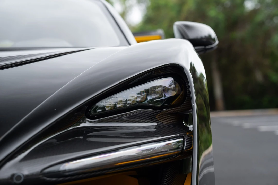 2019 McLaren Senna - Image 15 of 31