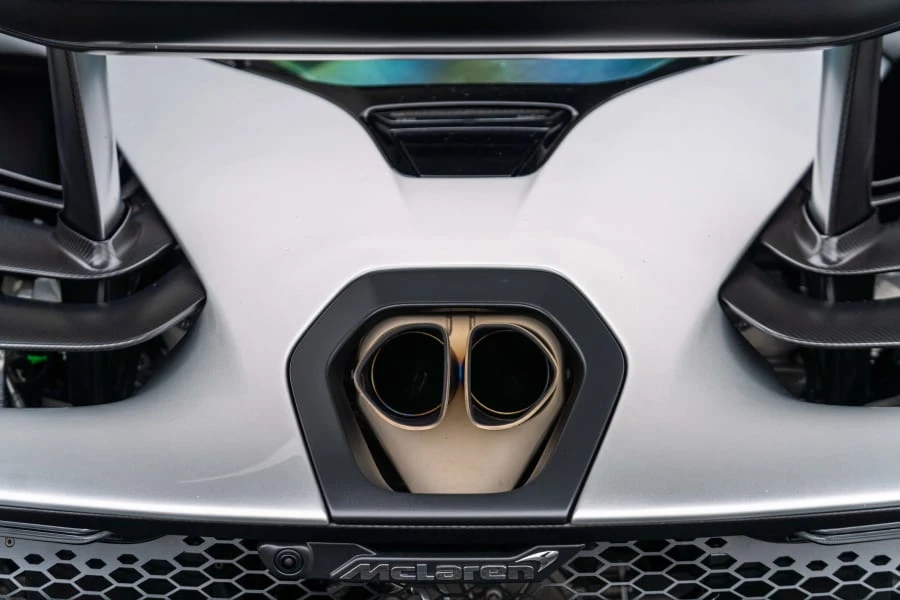 2019 McLaren Senna - Image 26 of 31