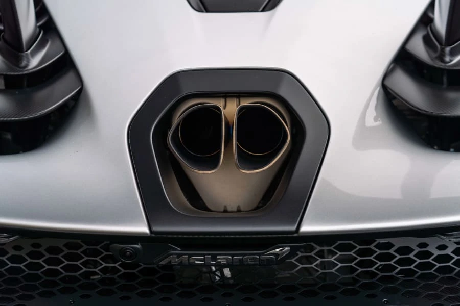 2019 McLaren Senna - Image 13 of 31