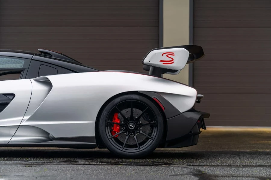 2019 McLaren Senna - Image 29 of 31