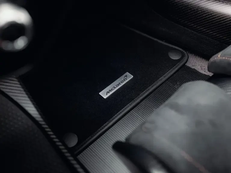 2019 McLaren Senna - Image 29 of 31