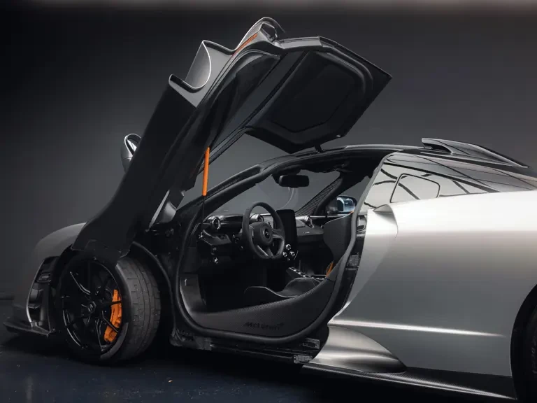 2019 McLaren Senna - Image 20 of 31