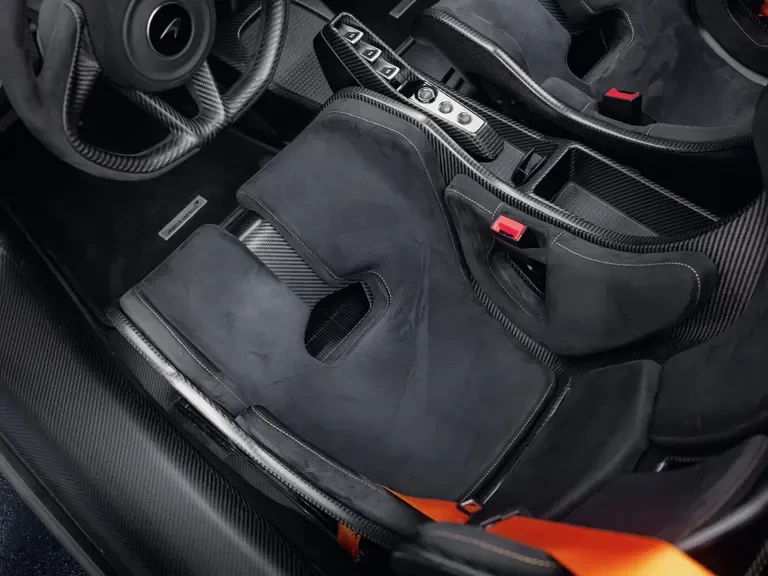 2019 McLaren Senna - Image 24 of 31