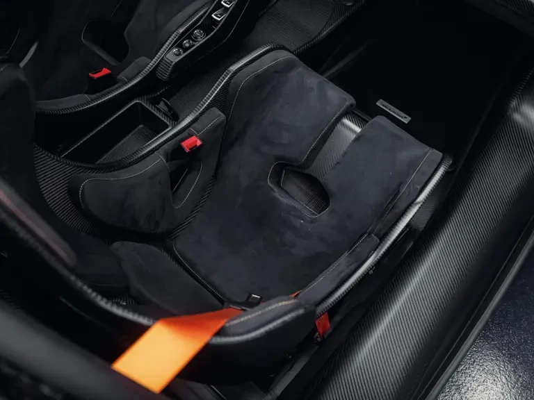 2019 McLaren Senna - Image 25 of 31