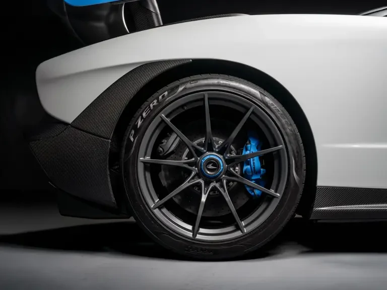 2019 McLaren Senna - Image 28 of 31