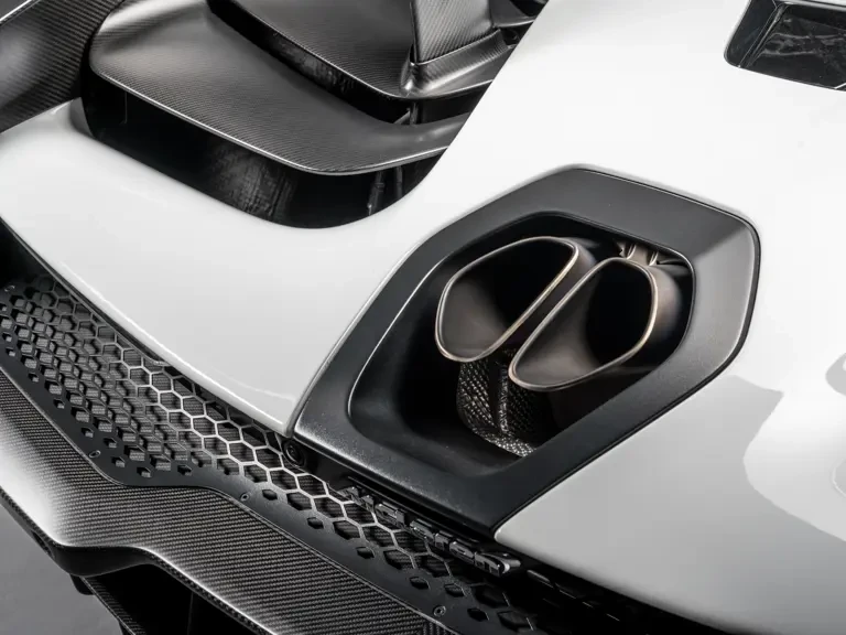 2019 McLaren Senna - Image 26 of 31