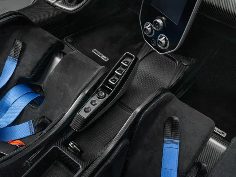 2019 McLaren Senna - Image 12 of 31