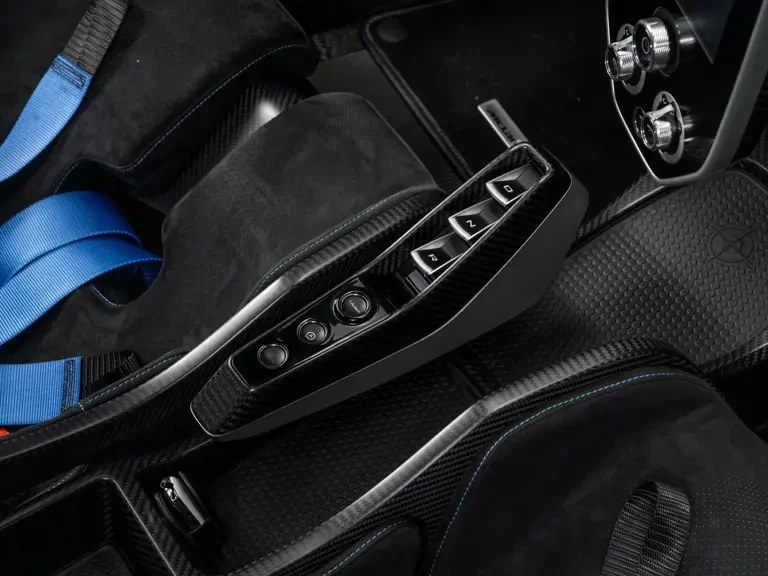 2019 McLaren Senna - Image 15 of 31