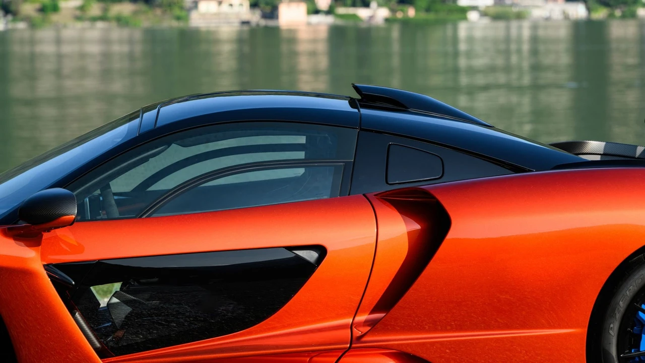 2019 McLaren Senna - Image 24 of 31