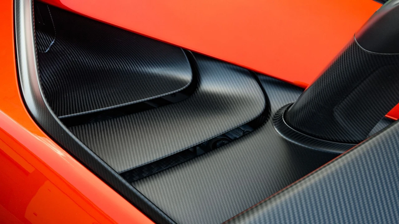 2019 McLaren Senna - Image 22 of 31